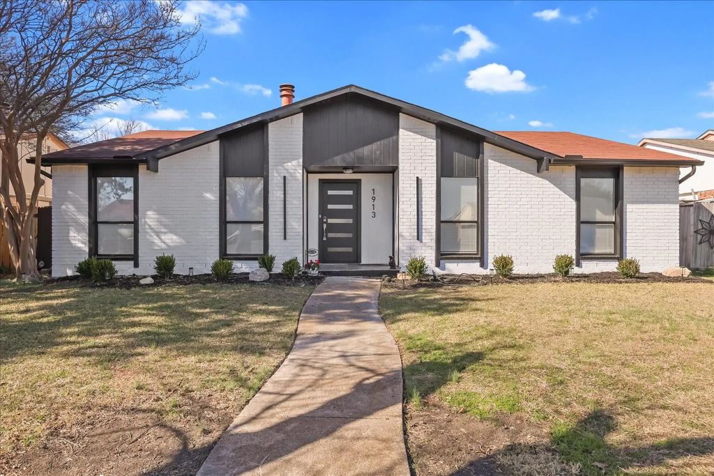 1913 Edna Smith Drive, Garland