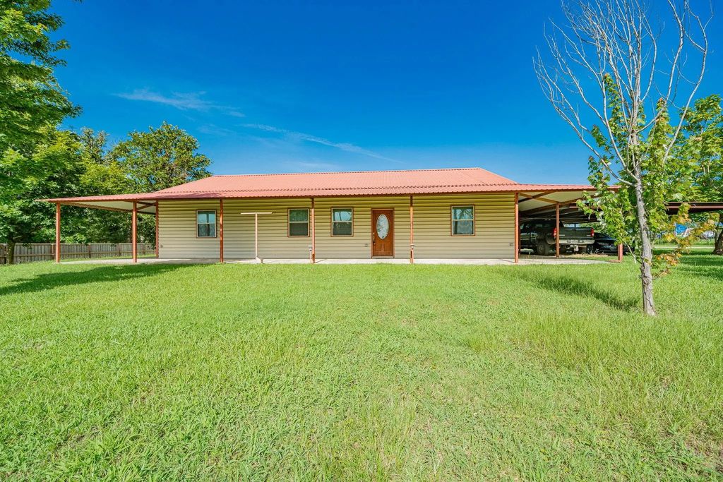 19824 State Highway 274, Kemp