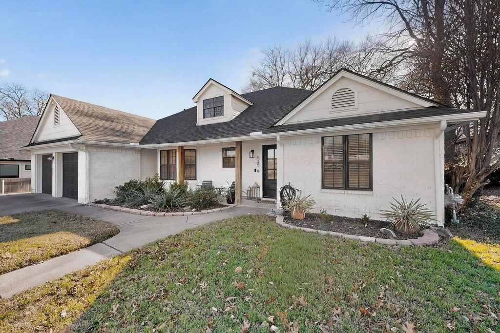 535 W Crossland Boulevard, Grand Prairie