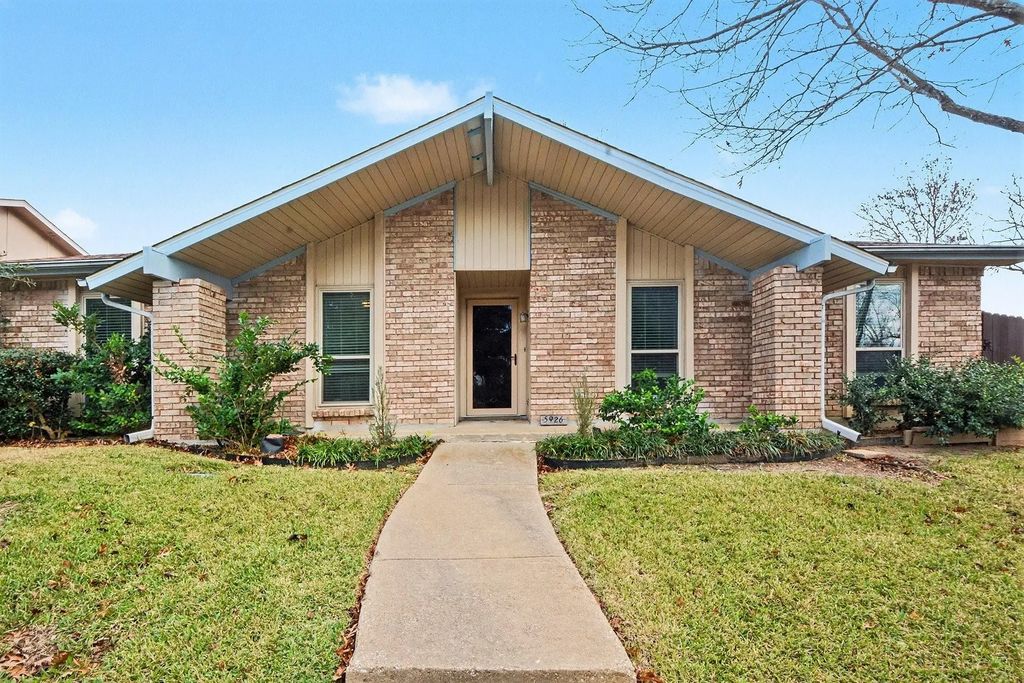 5926 Rosehill Road, Garland
