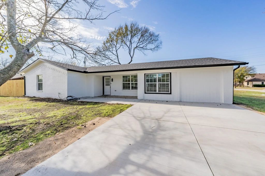 207 N Hickory Street, Venus