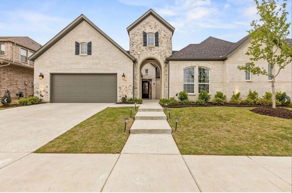 1128 Meadow Bend, Northlake