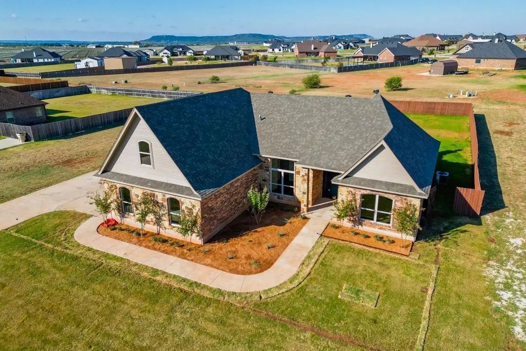 218 Rising Star Drive, Abilene