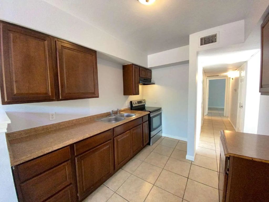 6810 Trail Lake Drive, Fort Worth