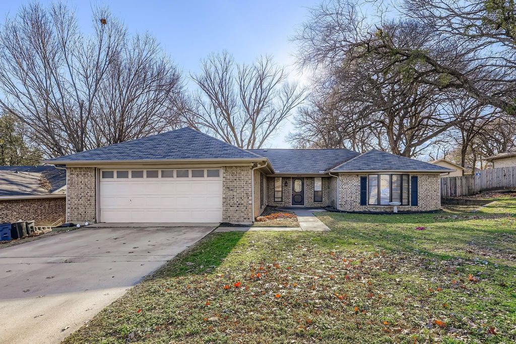 116 Ne Alsbury Boulevard, Burleson