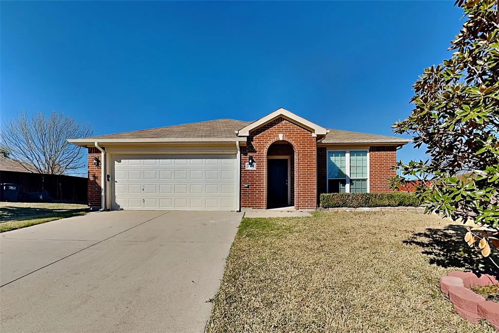 1305 Pepperfield Court, Fort Worth