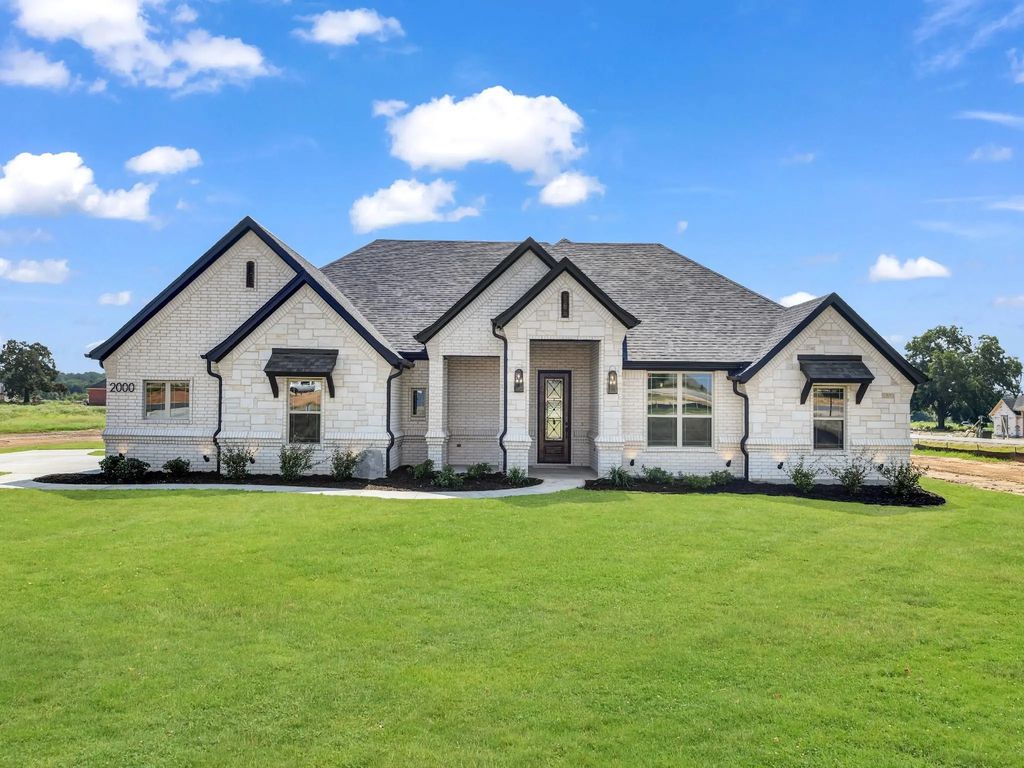 2000 Forest Bridge Drive, Azle