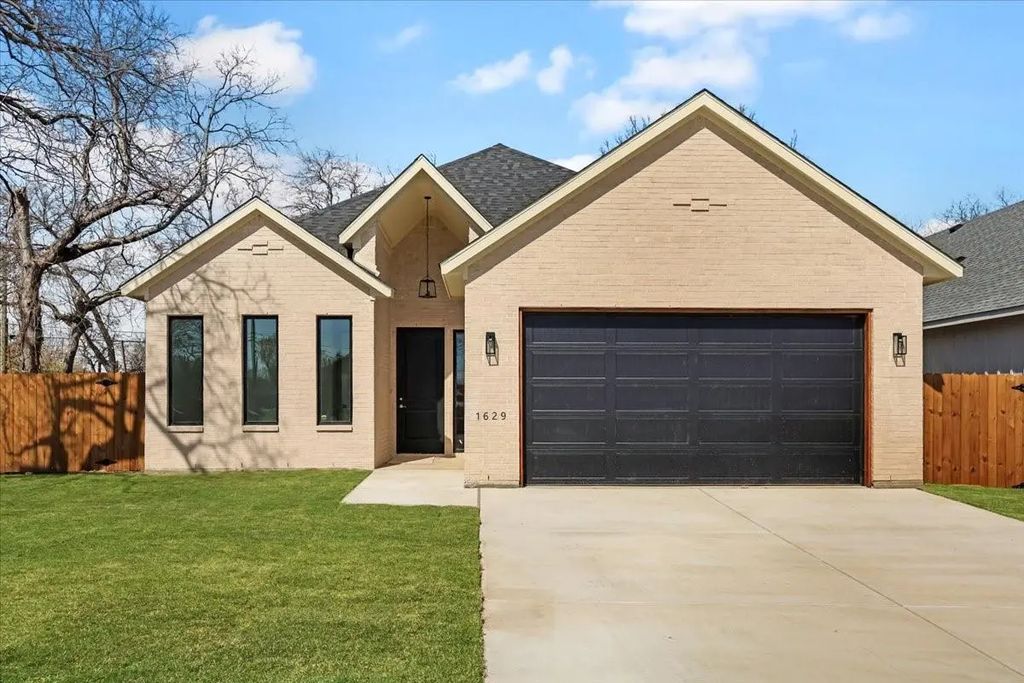 1629 E Tucker Street, Fort Worth