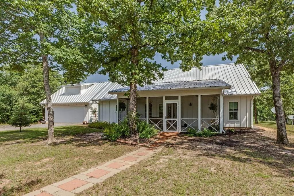 4525 Fm 49, Mineola