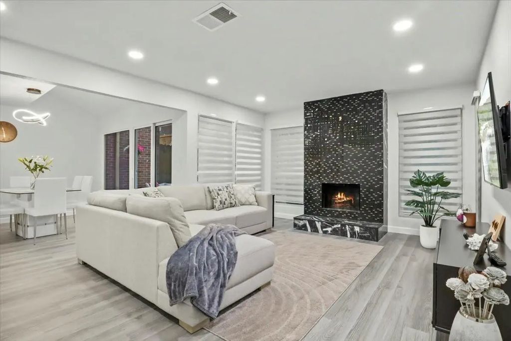 1916 Shorewood Drive, Grapevine