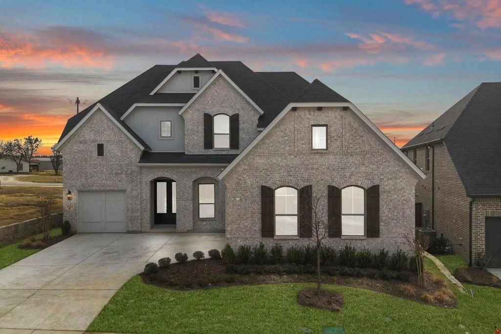 1312 Waterford, Celina