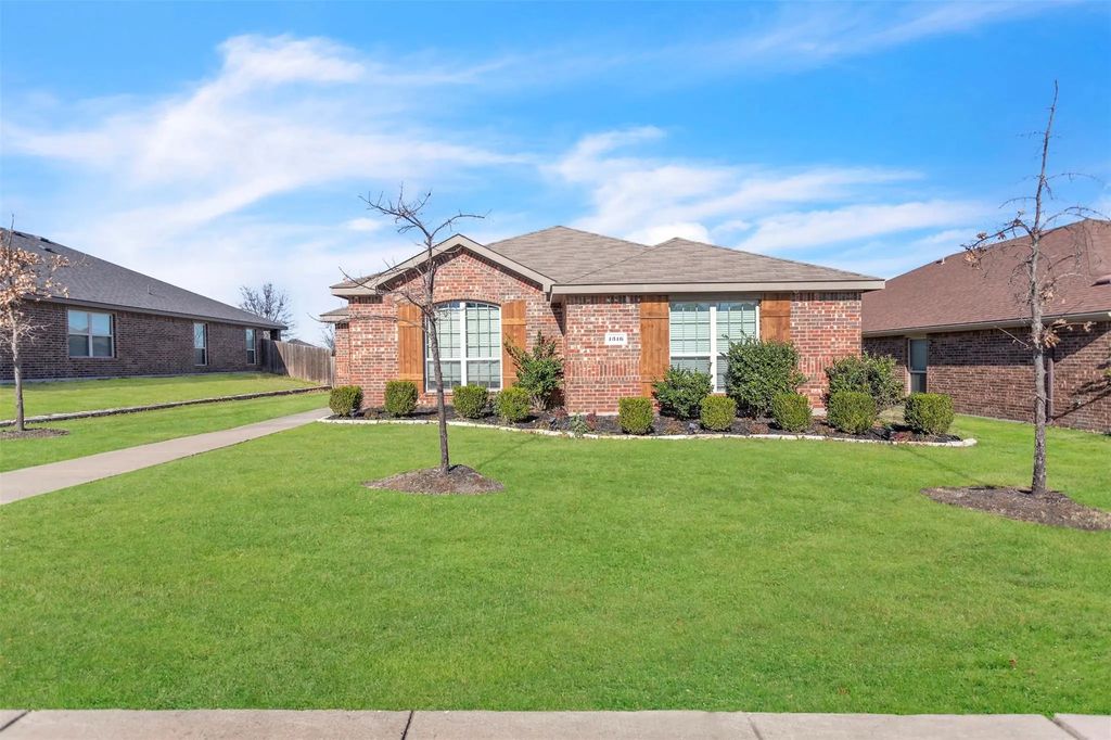 1316 Waco Turner, Royse City