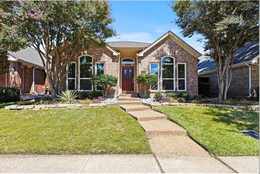 225 Wellington Road, Irving
