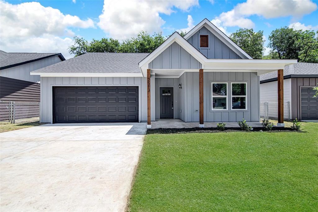 2513 Birdell Court, Fort Worth