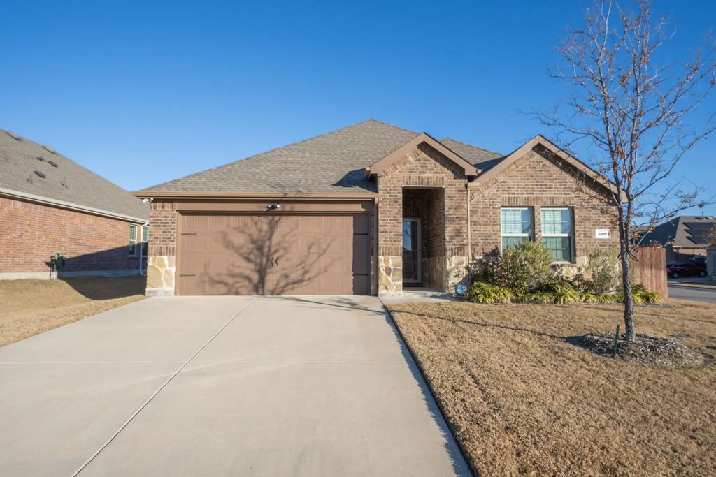 400 Willow View Way, Princeton