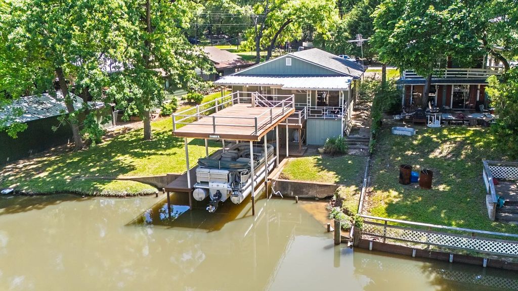 210 Harbor Drive, Gun Barrel City