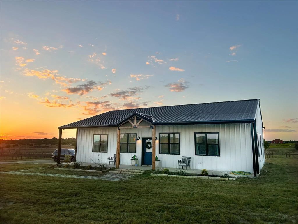 925 Clear Spring Road, Stephenville