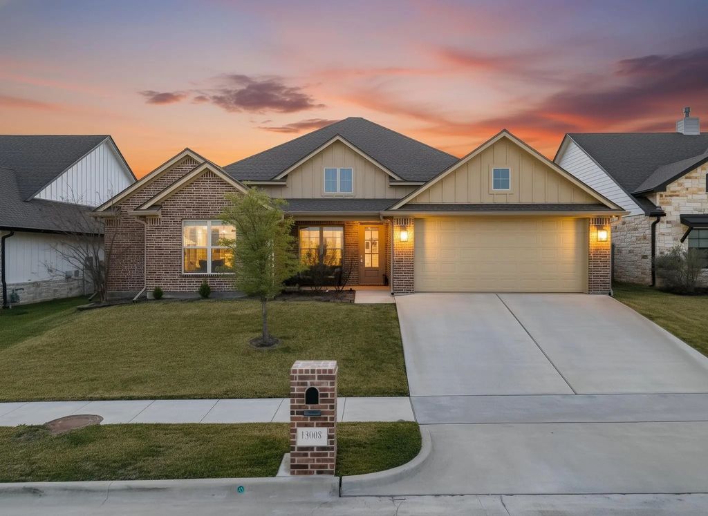 13008 Rainier Drive, Woodway