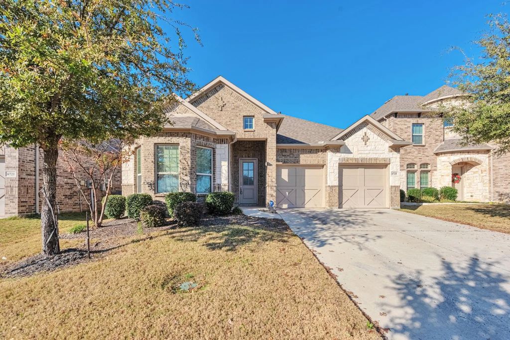 6725 Cambridge Drive, North Richland Hills