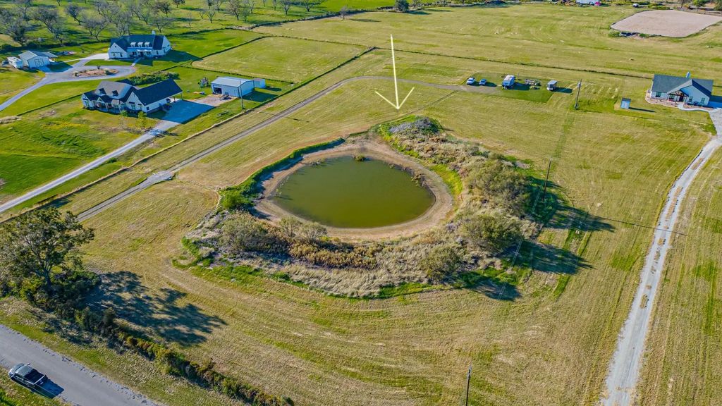 9940 Richter Court, Tolar