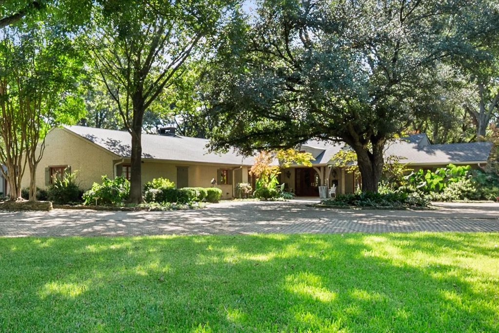 2212 Bowie Drive, Corsicana