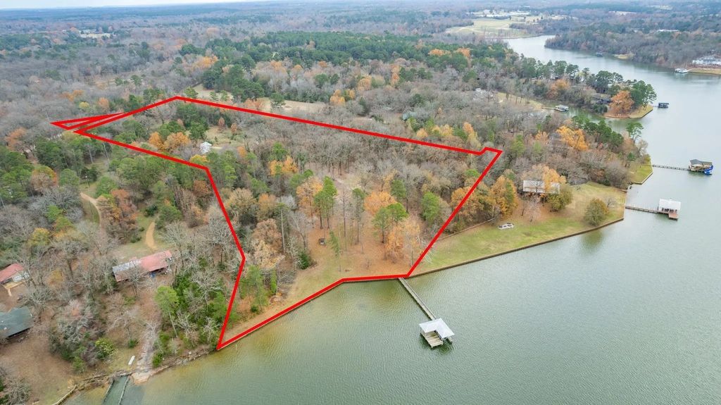 648 County Road 2337, Pittsburg