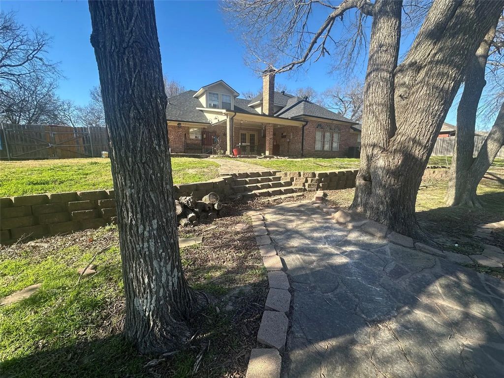 2020 Arbor Bend Street, Bonham