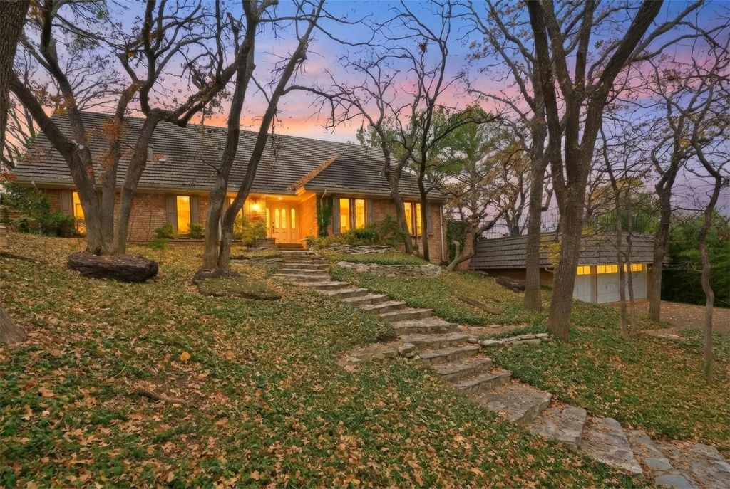 1004 Crowley Road, Arlington