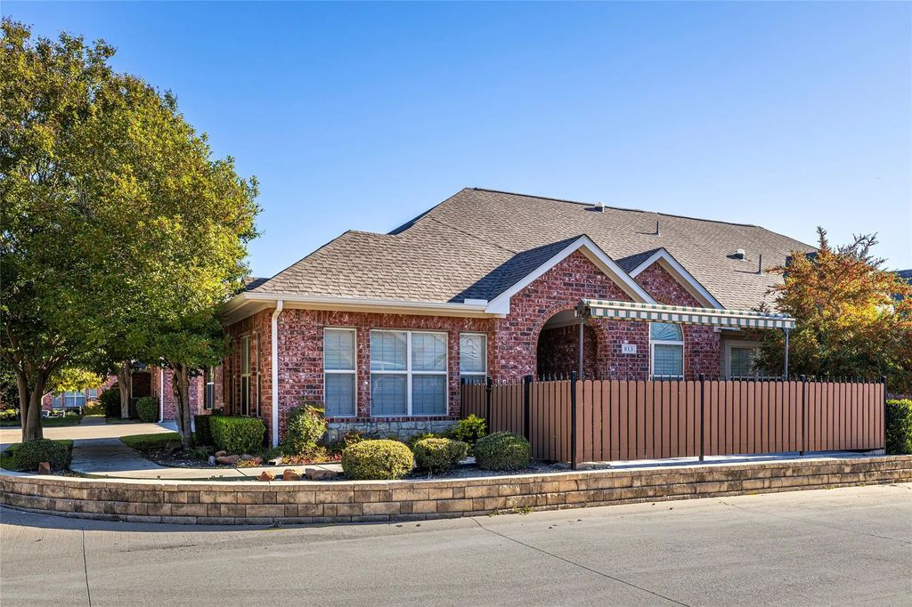3200 Rosemeade Drive 813, Fort Worth