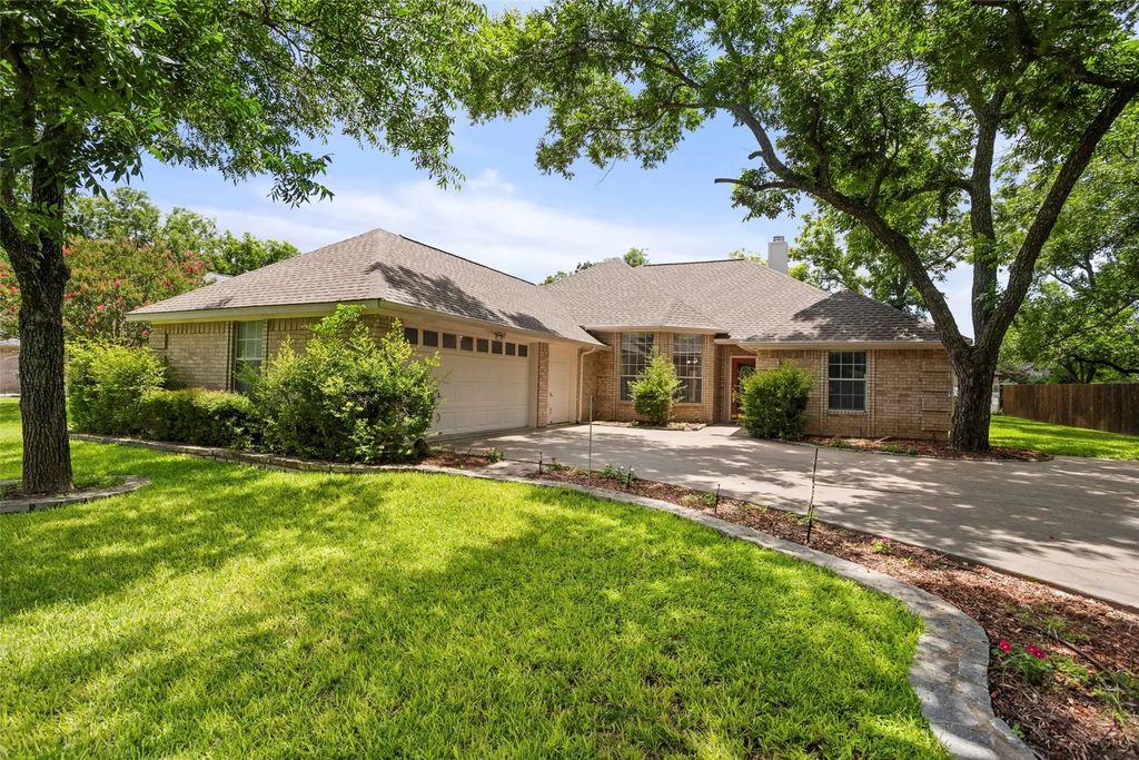 5522 Wedgefield Road, Granbury