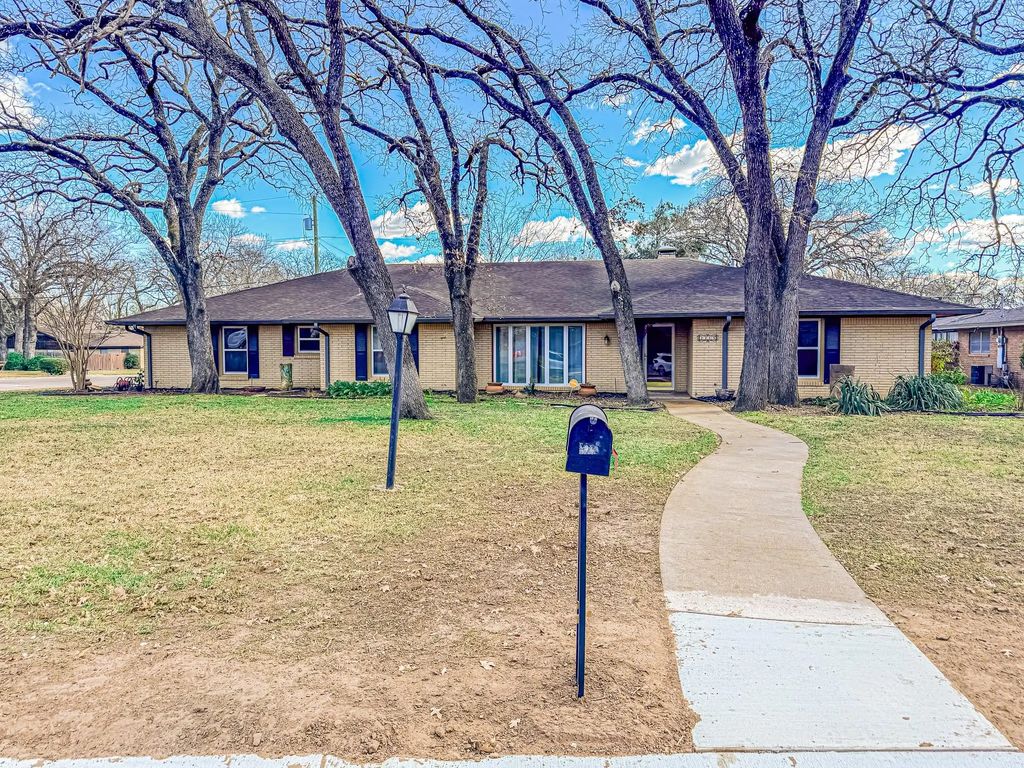 2213 Dartmouth Lane, Corsicana