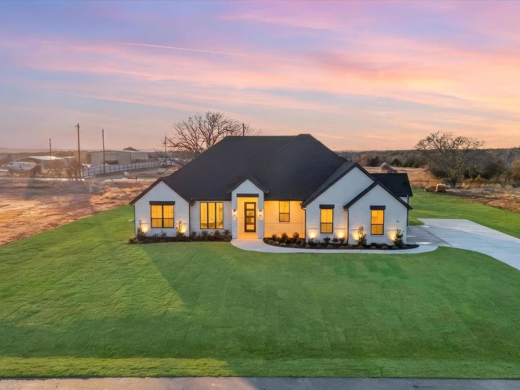 2009 Forest Bridge Drive, Azle