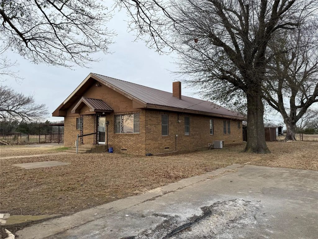 13149 E Fm 273, Telephone