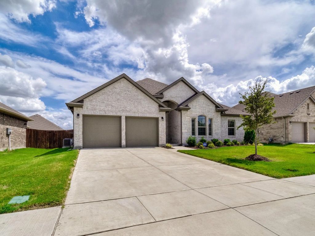 3443 April Breeze Trail, Grand Prairie