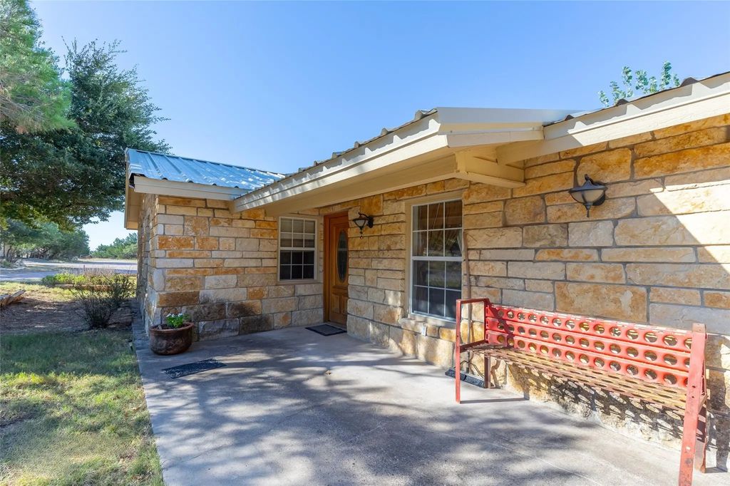 350 County Road 606 B, Tuscola