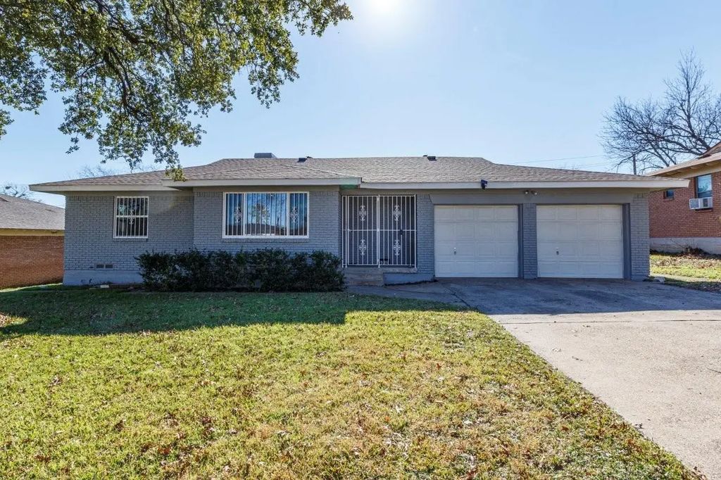 1530 Caravan Trail, Dallas