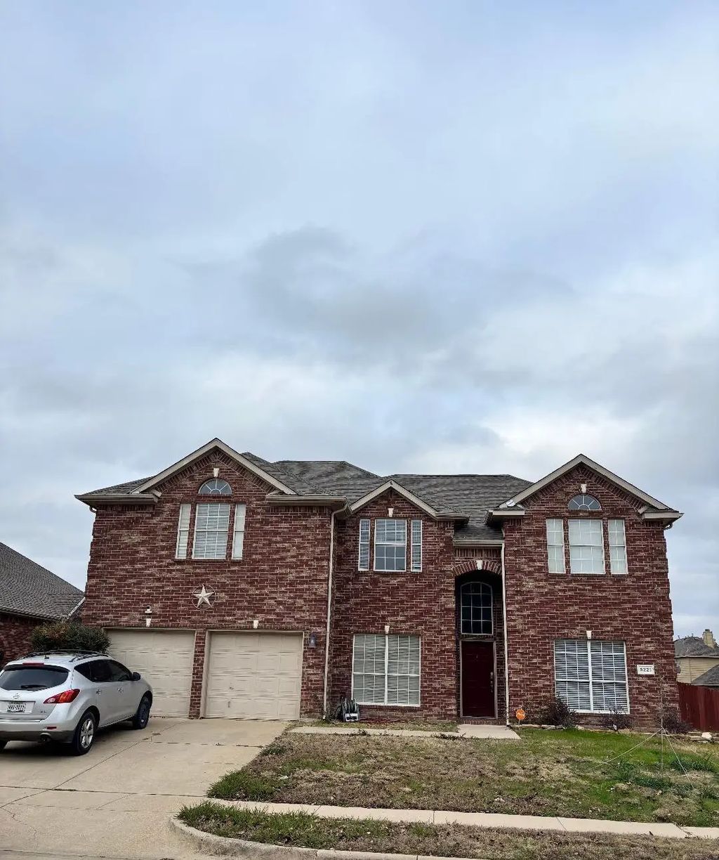 5221 Begonia Court, Fort Worth
