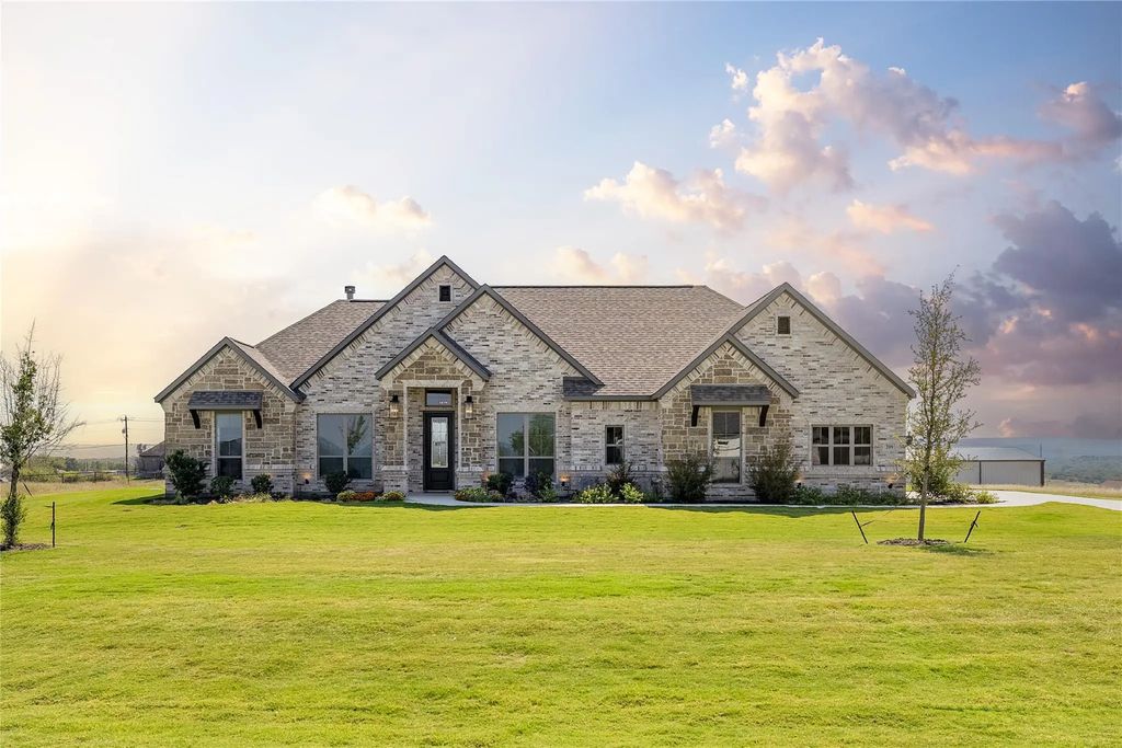 209 Oak Meadow Lane, Weatherford