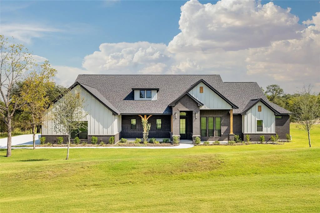 125 Oak Meadow Lane, Weatherford