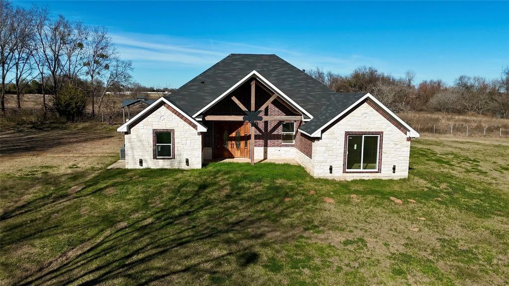 28296 Spring Valley Drive, Kemp
