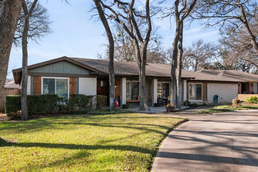 4508 Hillside Drive, Arlington