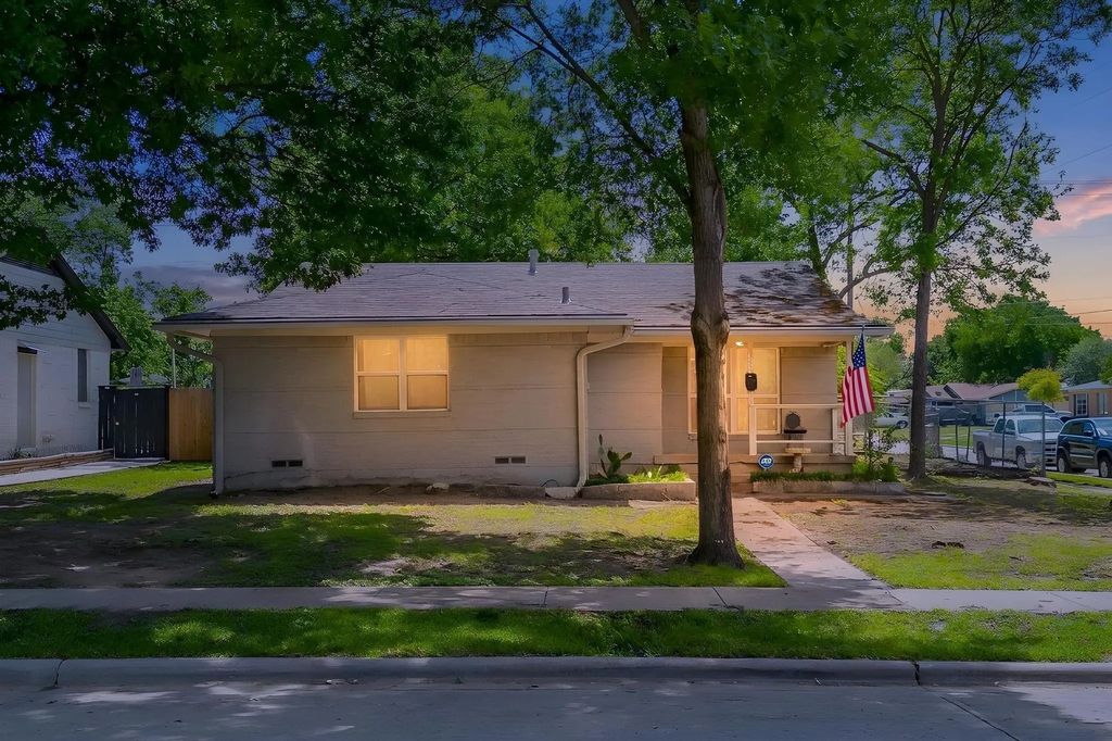 1304 Juanita Street, Mesquite