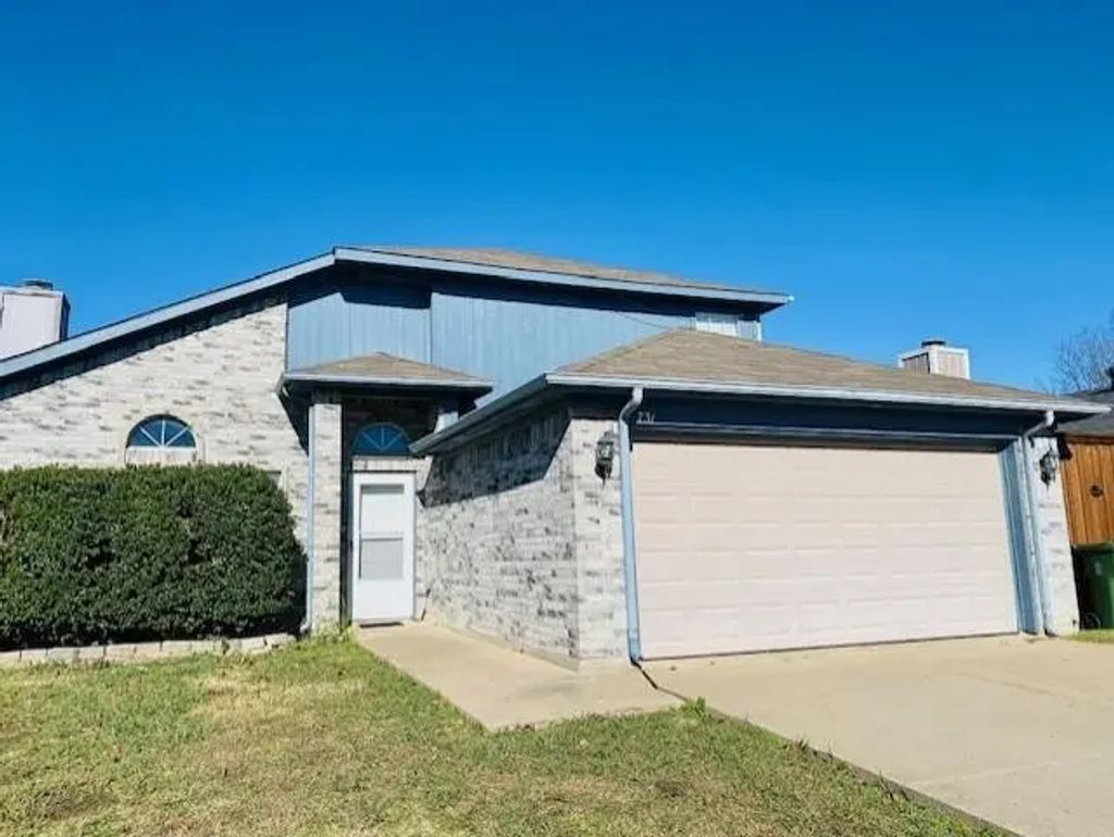 731 Valley Spring Drive, Arlington