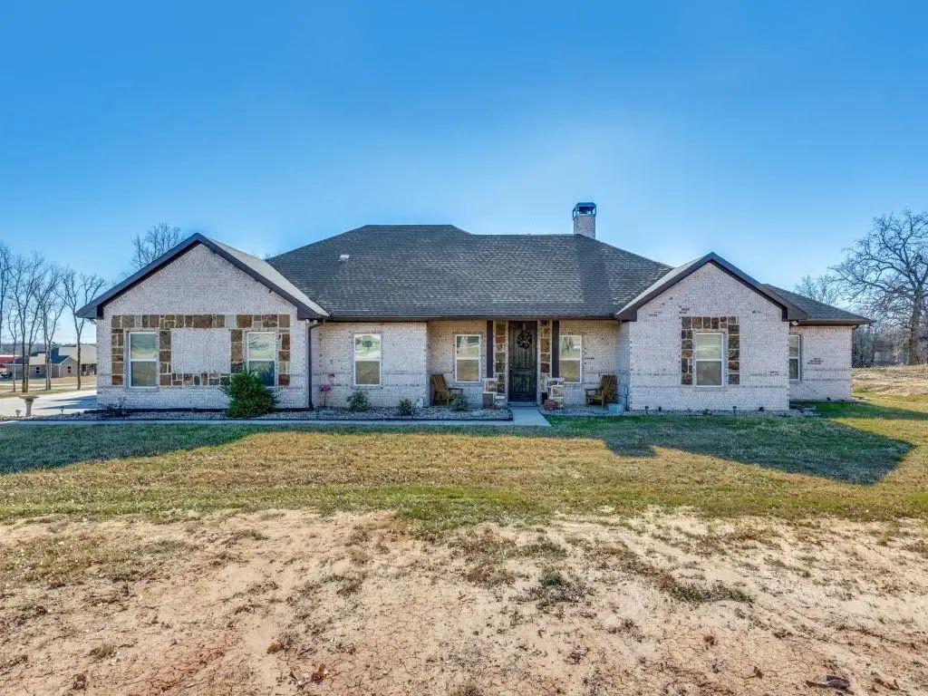 3001 Sutton Court, Weatherford