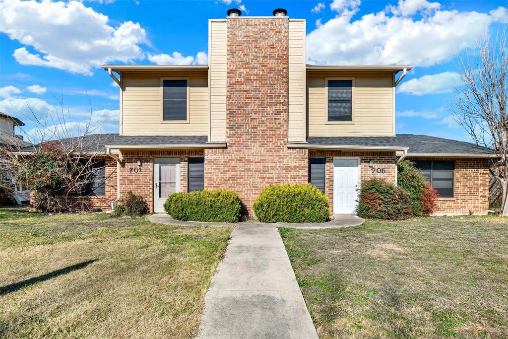 701-705 Wolftrap Drive, Denton