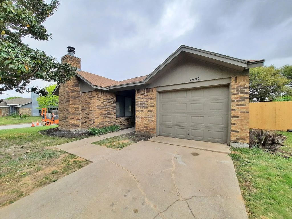 4609 Riverpark Drive, Fort Worth