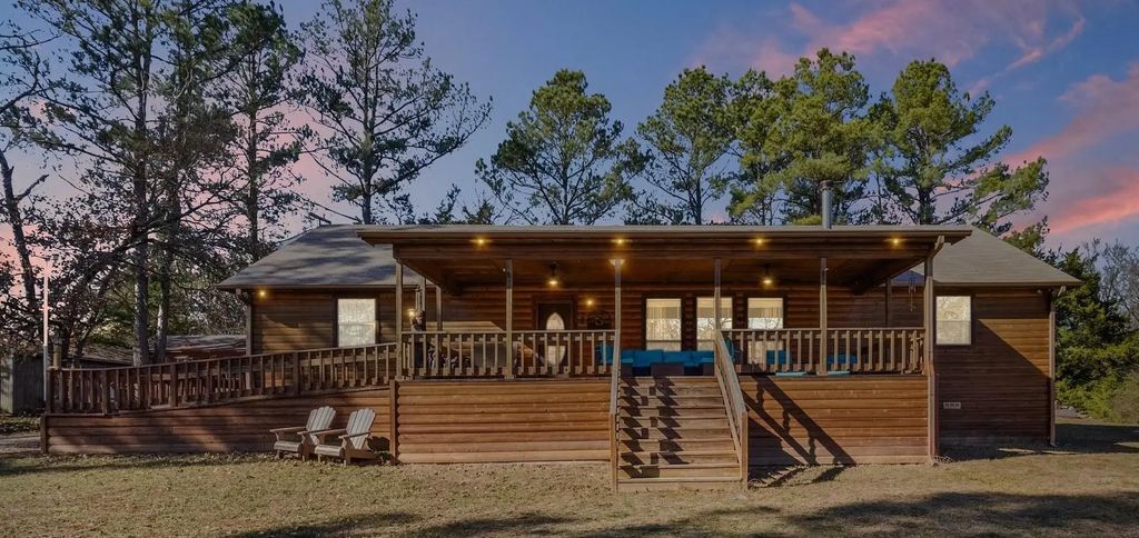 3879 County Road 4220, Commerce