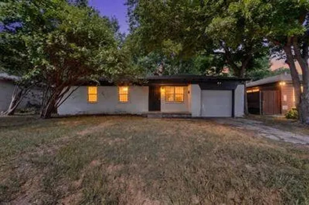 445 Bolero Avenue, Dallas