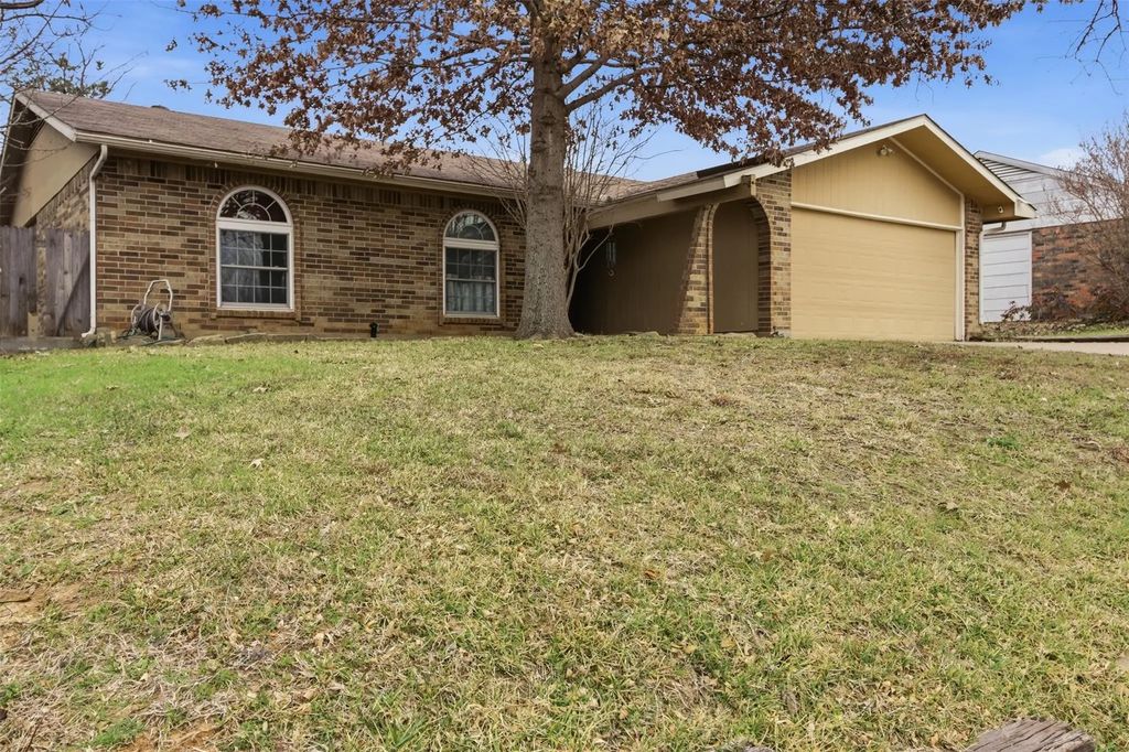 4217 Glen Pines Drive, Arlington