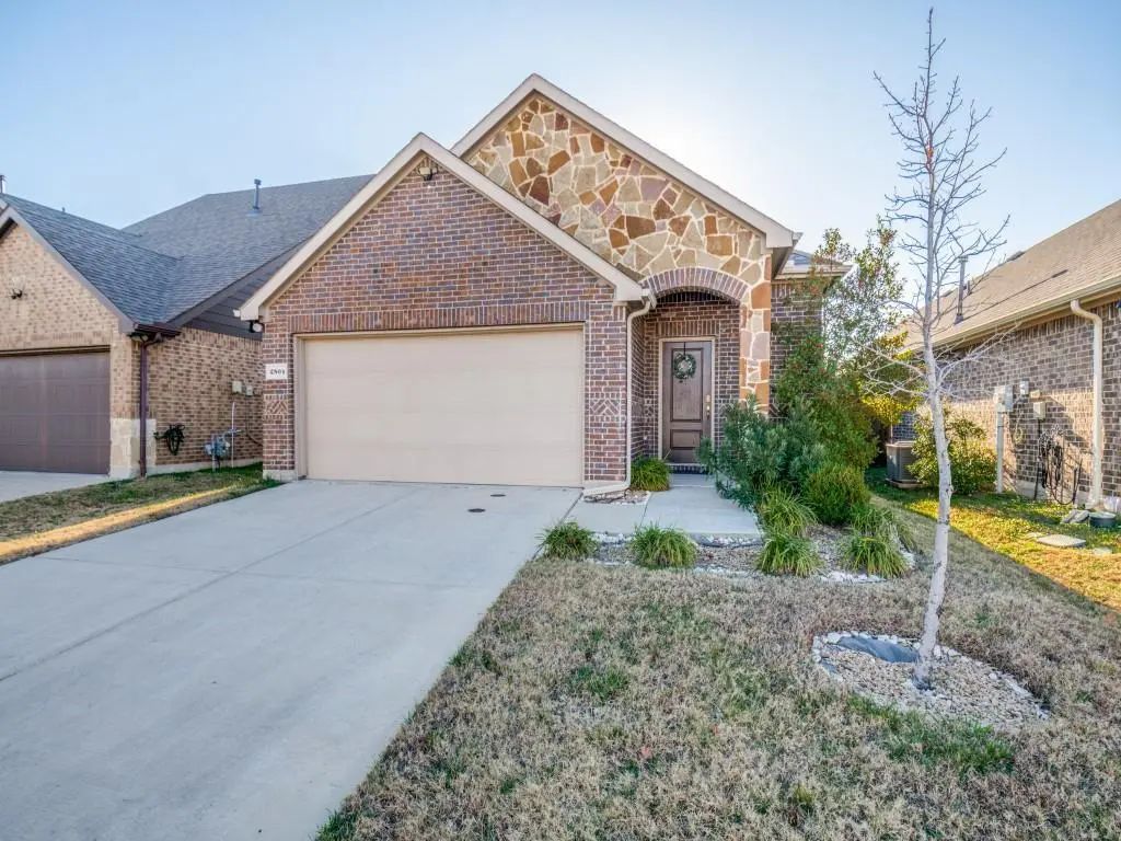 2804 Lenham Lane, Forney